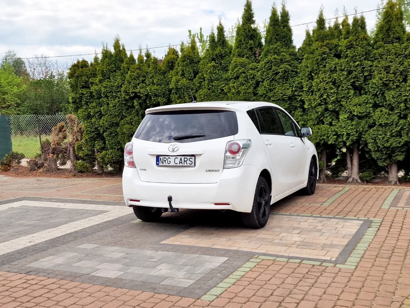 Toyota Verso Minivan Механическая 2.0 L