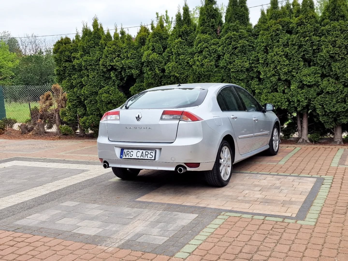 Renault Laguna Sedan Механическая 2.0 L