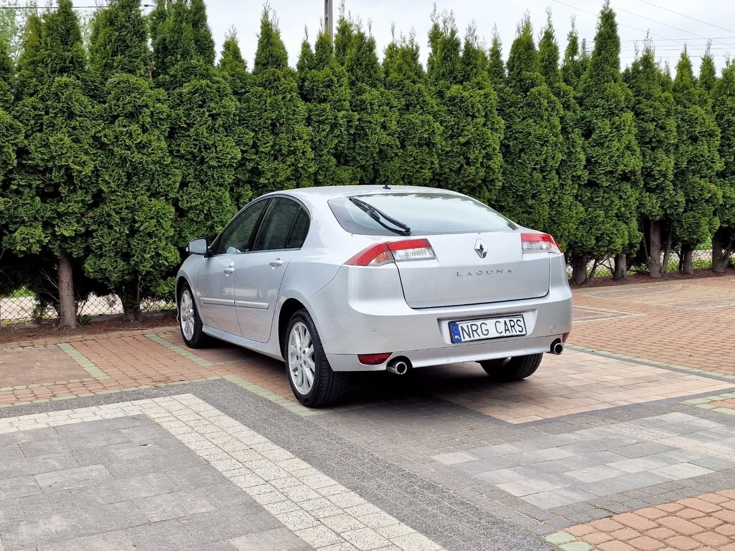 Renault Laguna Sedan Механическая 2.0 L