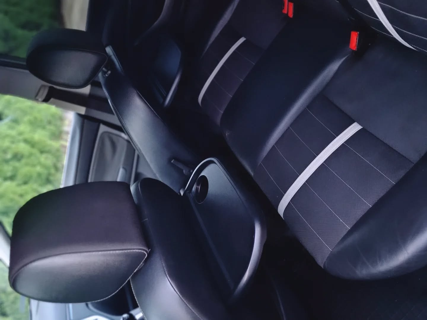 Ford Kuga Minivan Механическая 2.0 L