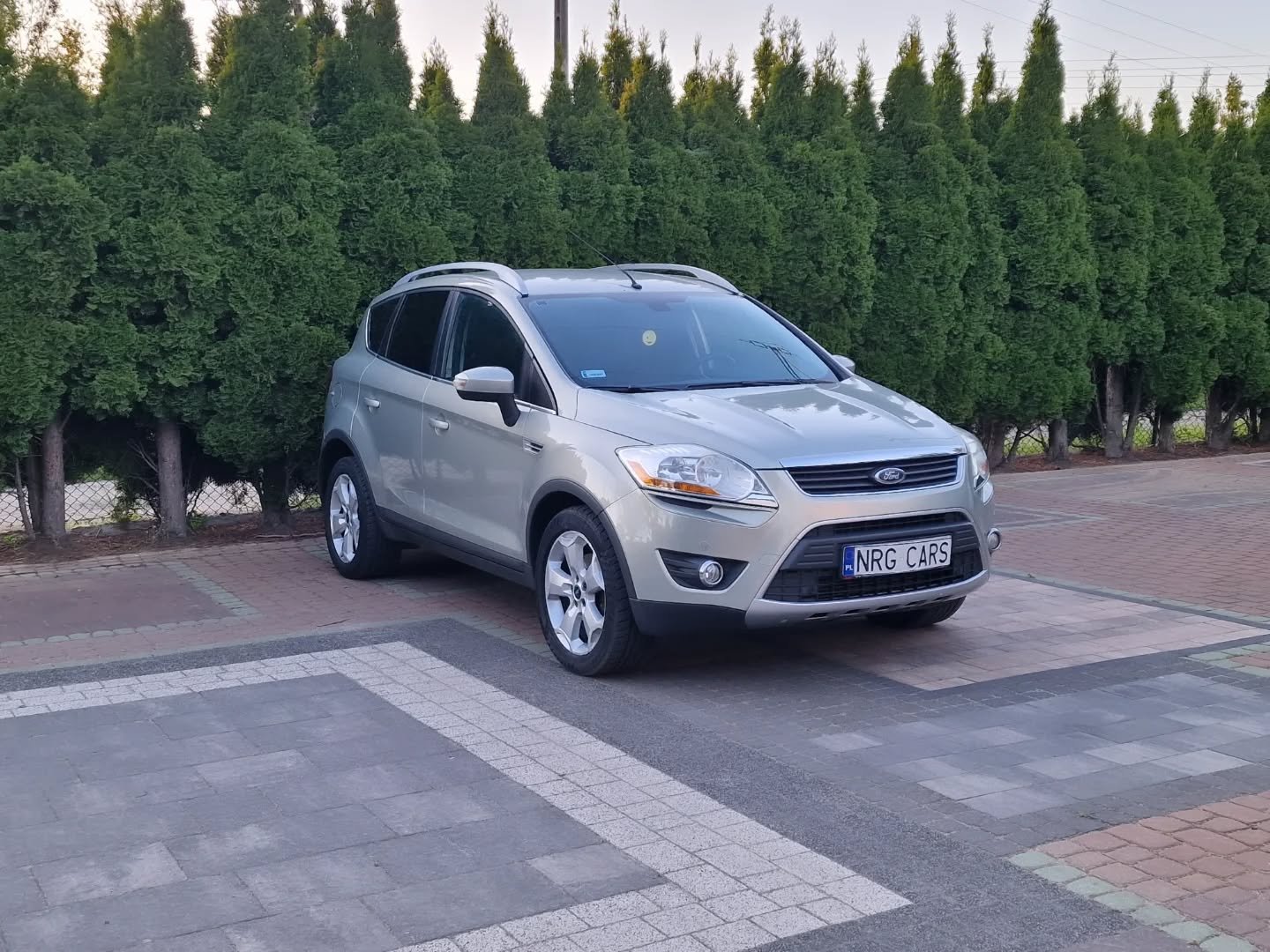 Ford Kuga Minivan Механическая 2.0 L