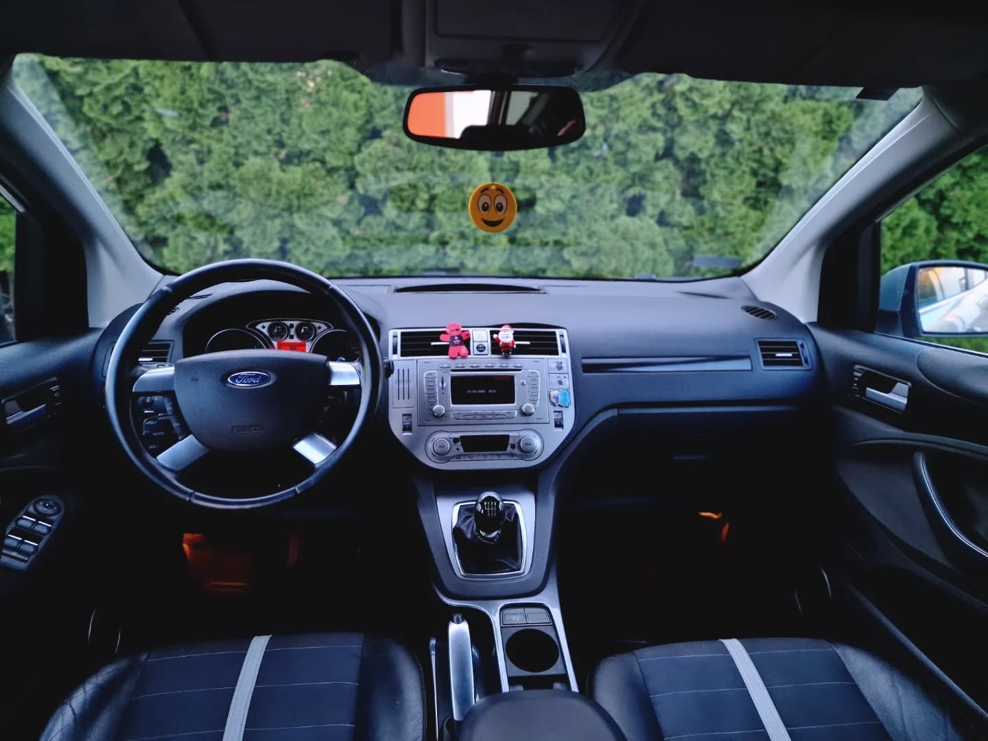 Ford Kuga Minivan Механическая 2.0 L