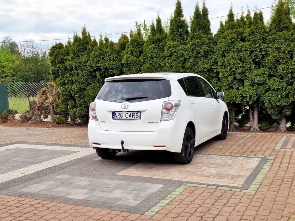 Toyota Verso Van Механическая 2.0 L
