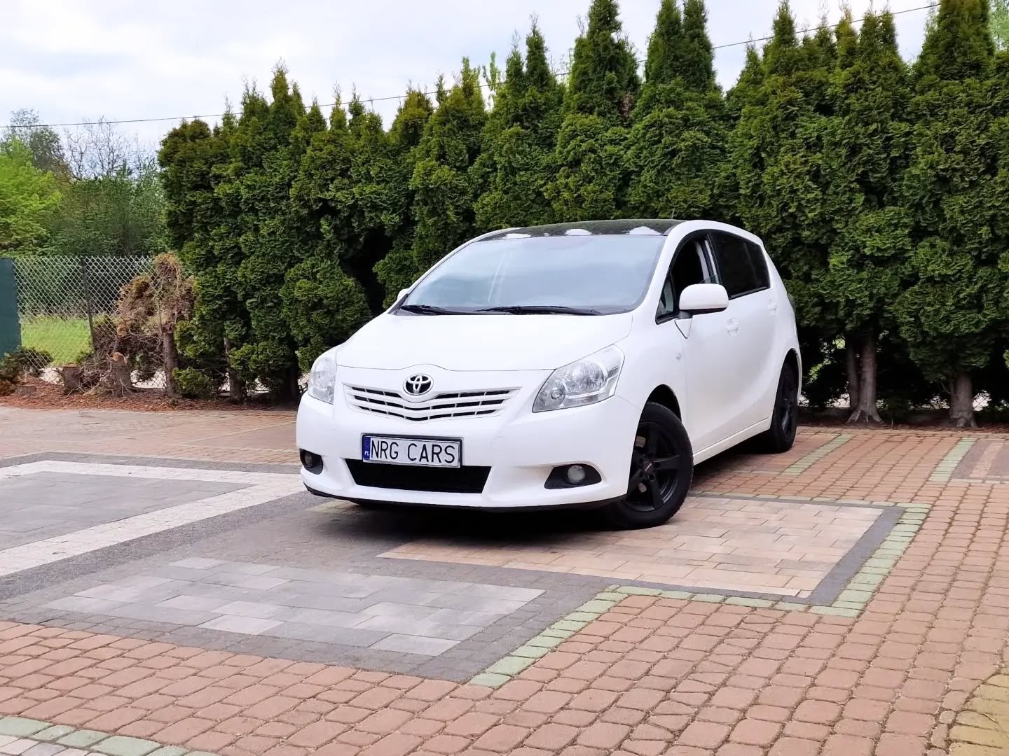 Toyota Verso Van Механическая 2.0 L