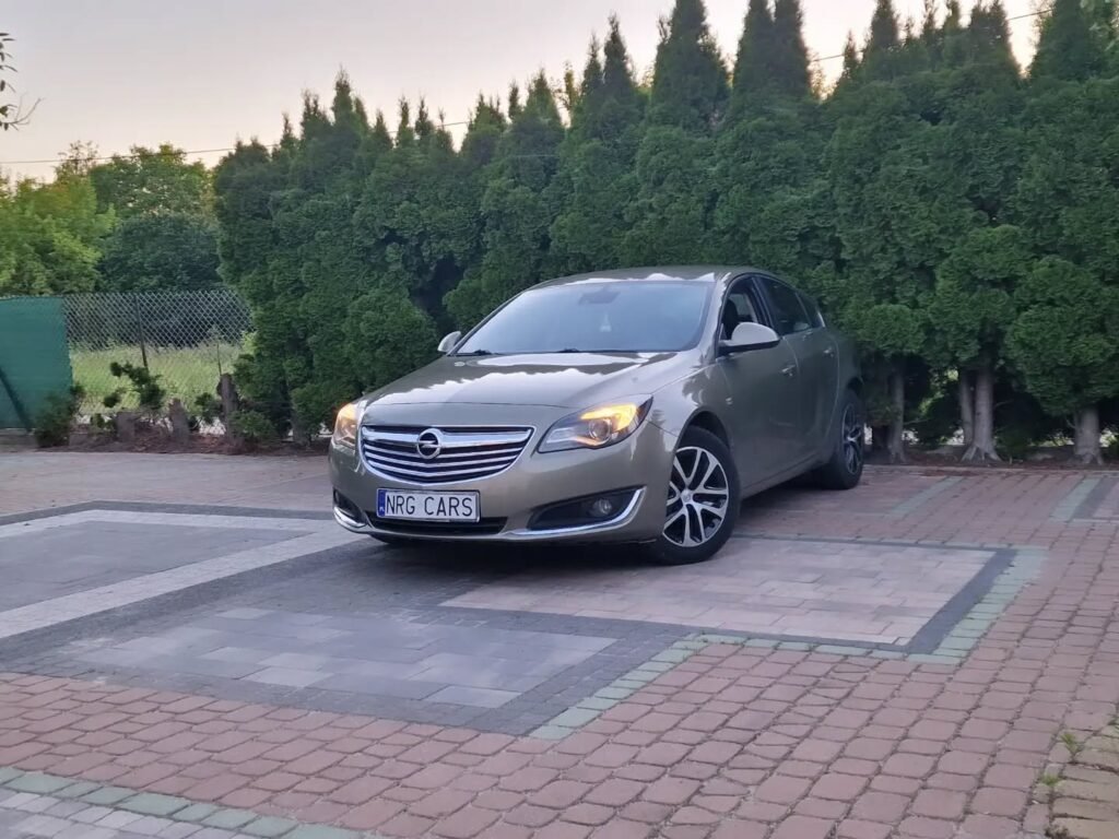 Opel Insignia 2015 Sedan Механическая 2000cc