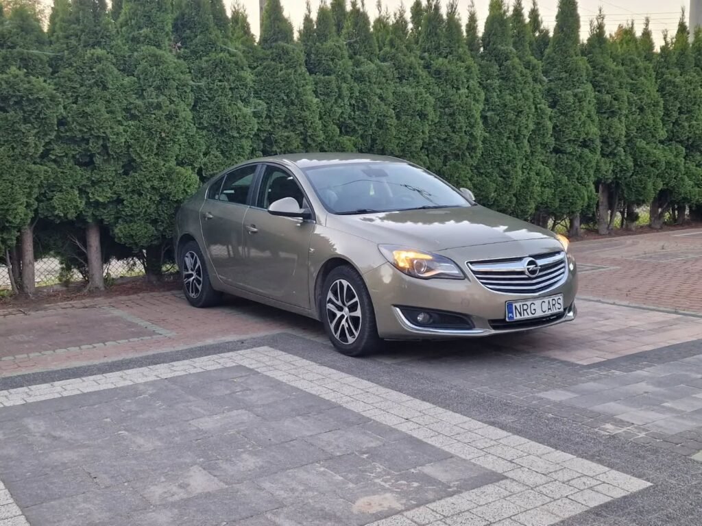 Opel Insignia 2015 Sedan Механическая 2000cc