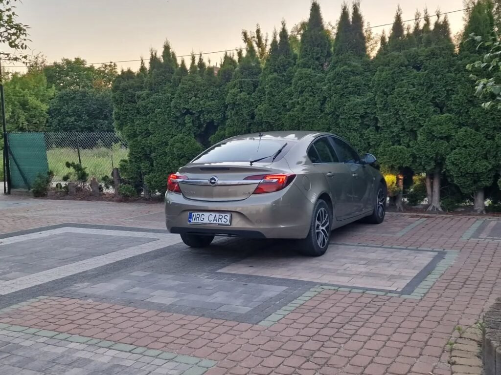 Opel Insignia 2015 Sedan Механическая 2000cc