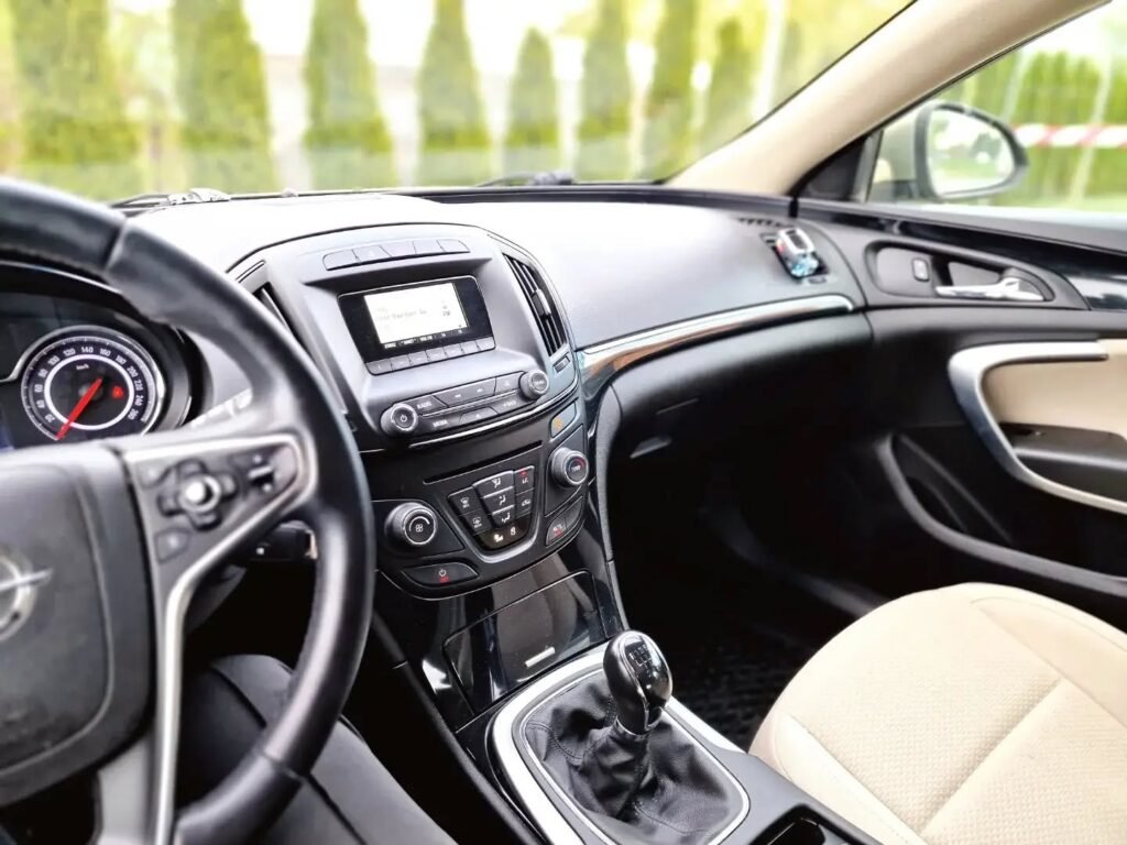 Opel Insignia 2015 Sedan Механическая 2000cc