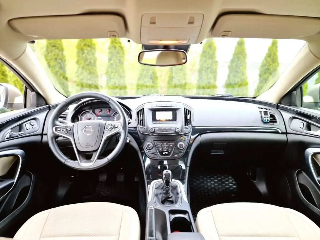 Opel Insignia 2015 Sedan Механическая 2000cc