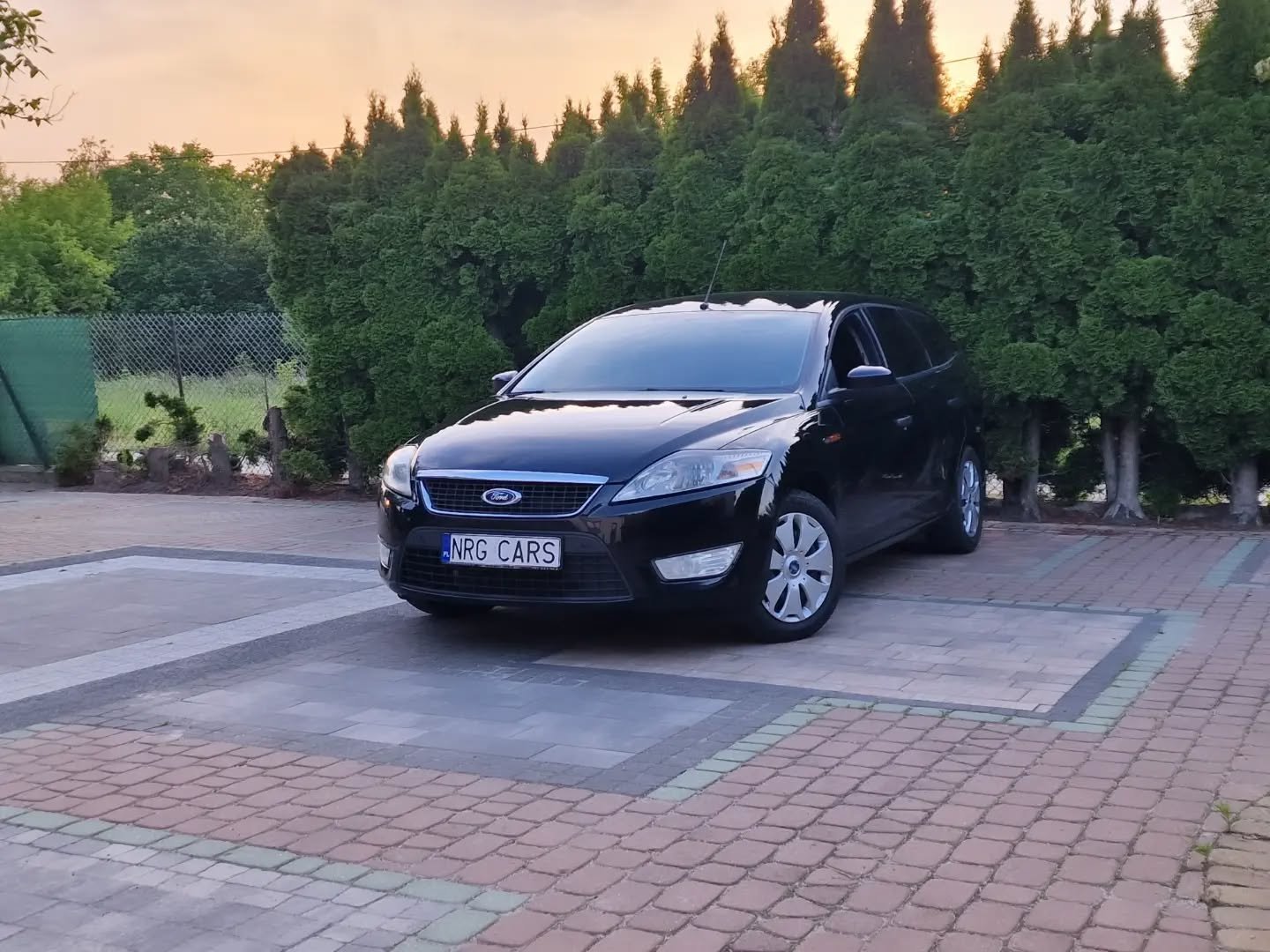 Ford Mondeo 2010 Sedan Механическая 1600cc