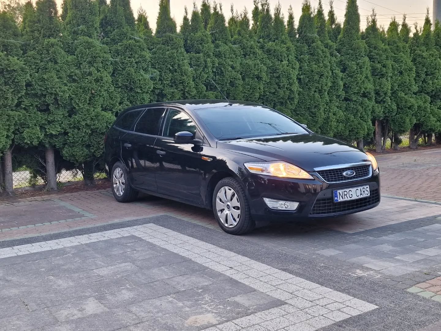 Ford Mondeo 2010 Sedan Механическая 1600cc