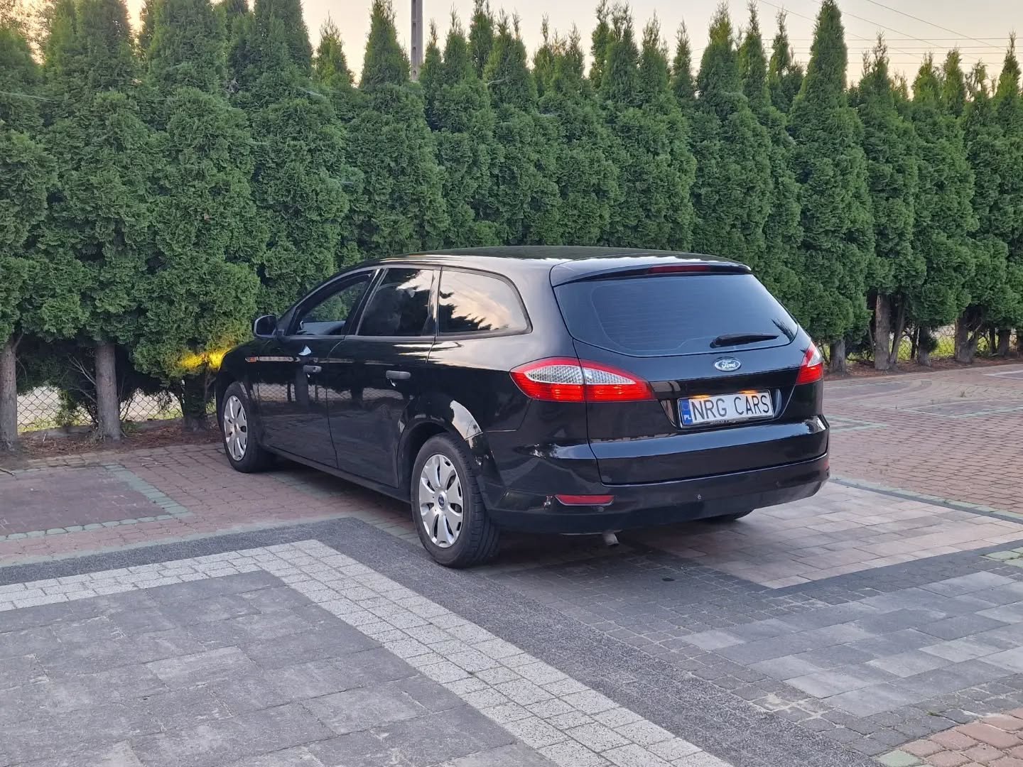 Ford Mondeo 2010 Sedan Механическая 1600cc