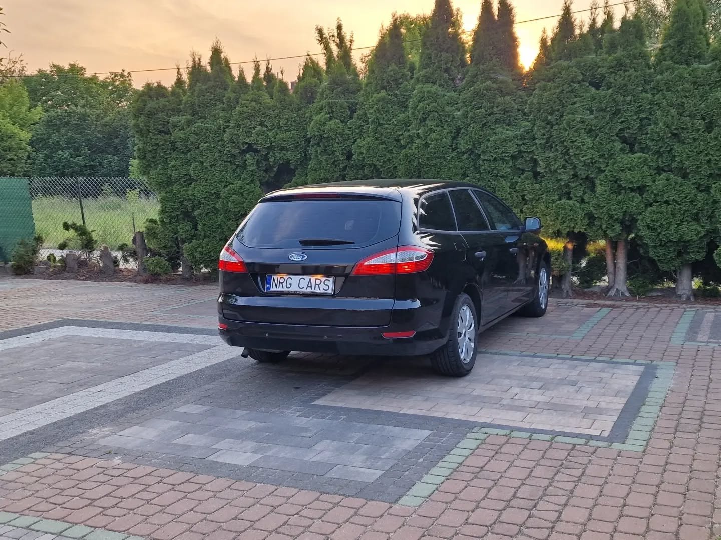 Ford Mondeo 2010 Sedan Механическая 1600cc