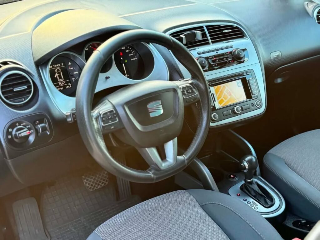 Seat Altea XL 2011 Minivan Автоматическая 1.6 L