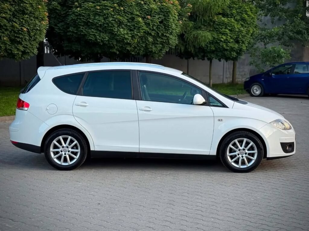 Seat Altea XL 2011 Minivan Автоматическая 1.6 L