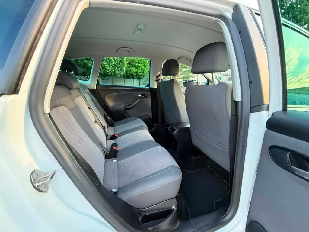 Seat Altea XL 2011 Minivan Автоматическая 1.6 L