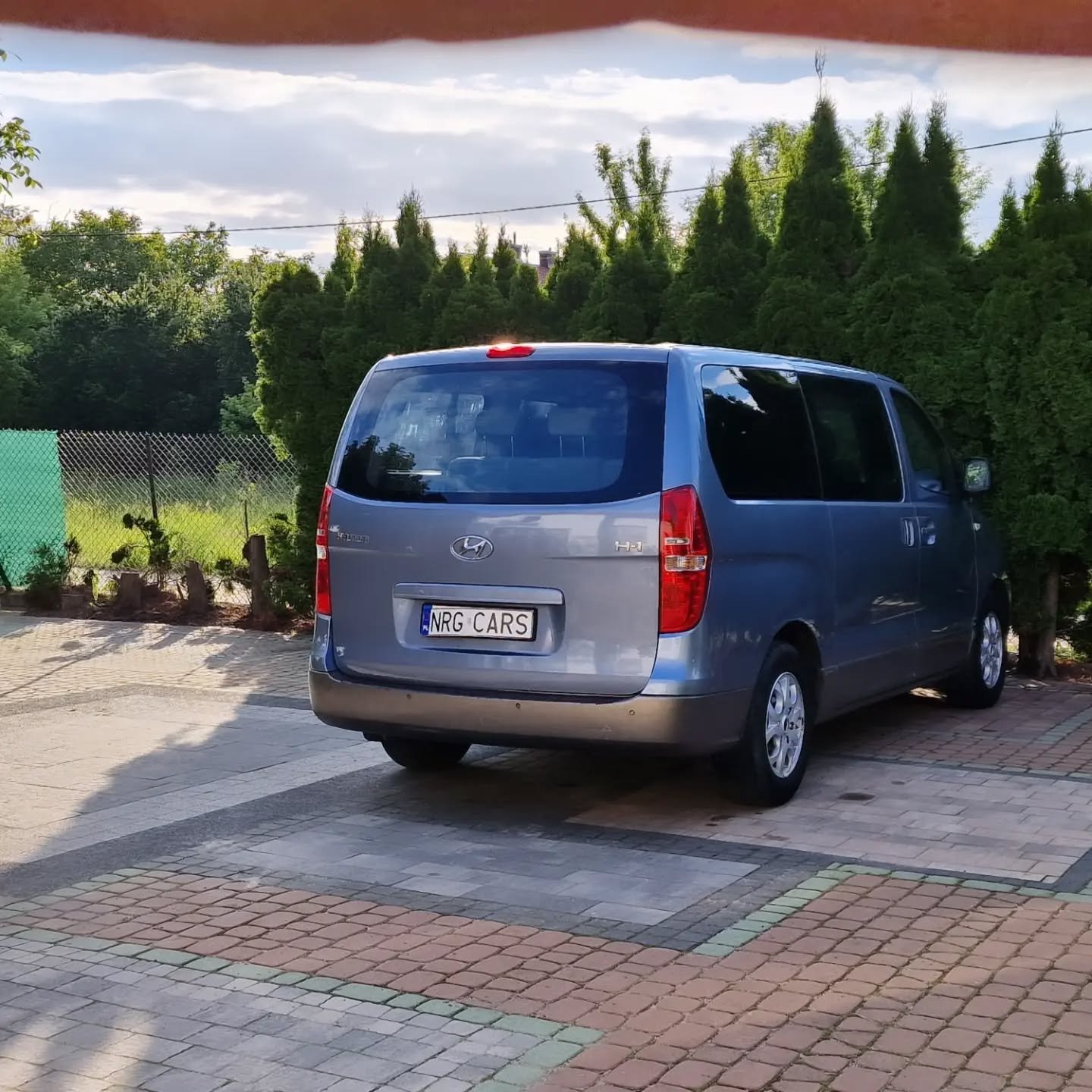 Hyundai H-1